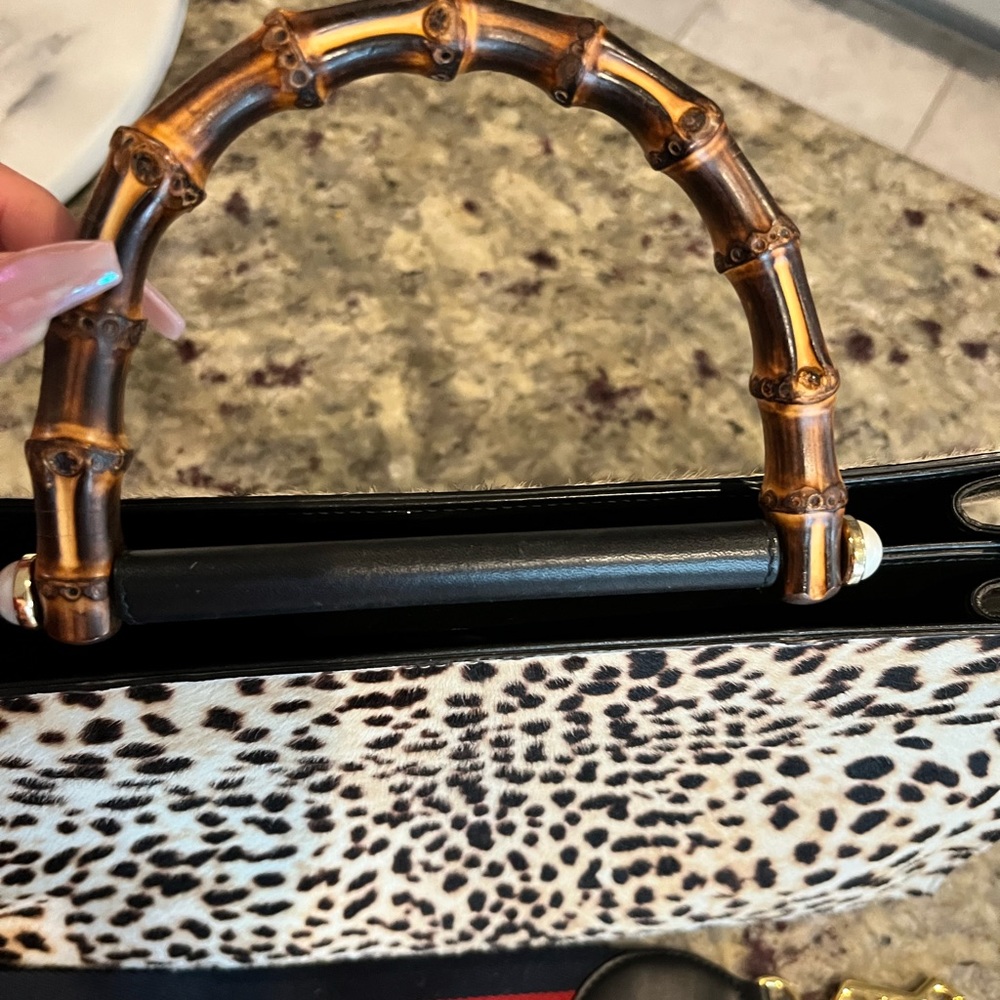 Authentic Gucci bag with Bamboo top handle. 453764 D4HDG - Picture 9 of 9